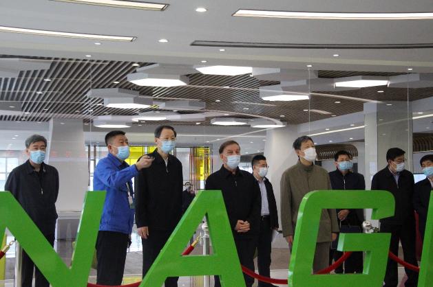 全国人大常委会副委员长艾力更・依明巴海到优发娱乐·(国际)官方网站通州项目开展科普法执法检查